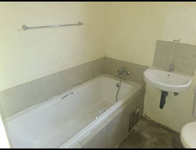 2 BEDROOM FREEHOLD FOR SALE IN WINDMILL PARK